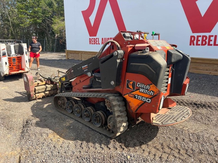 2019-ditch-witch-sk1550-image-2