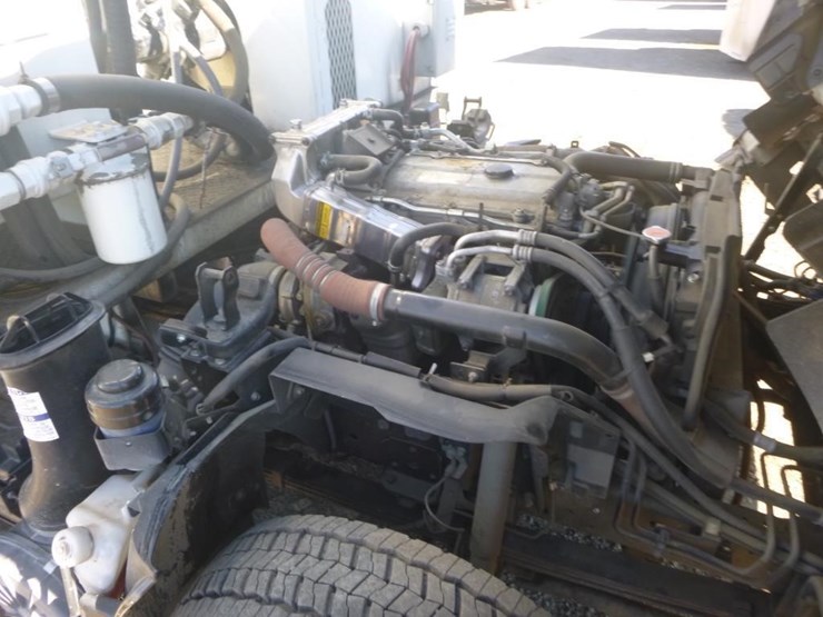 2008-gmc-w5500-image-23