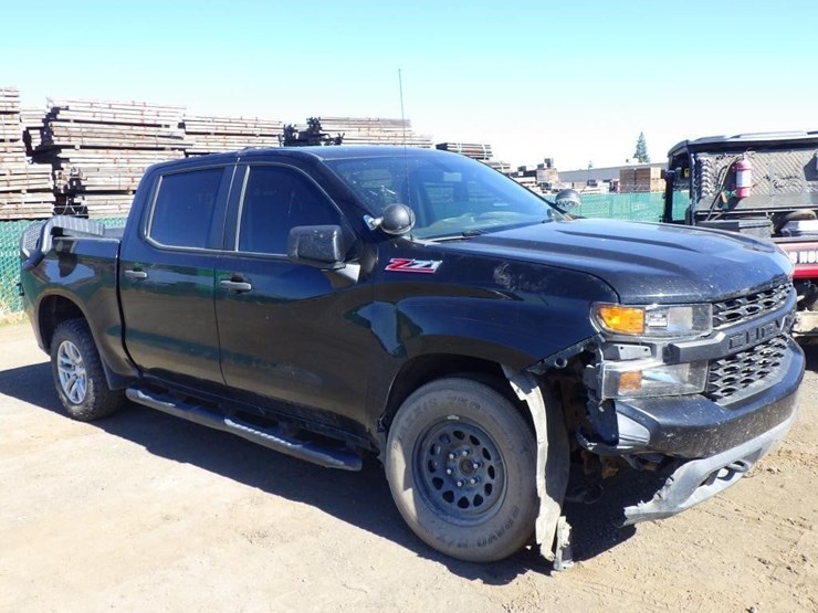 2021-chevrolet-1500-image-3