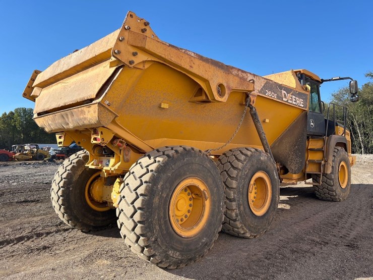 deere-260e-image-4