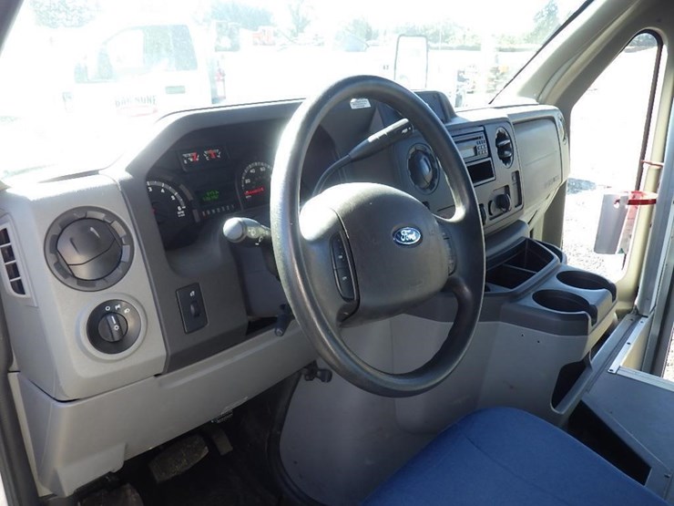2015-ford-e350-image-9