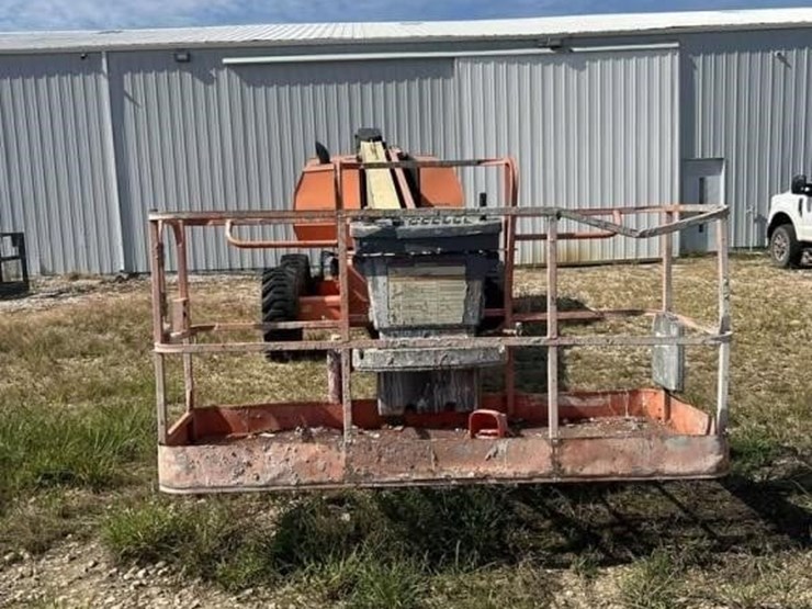 2013-jlg-600s-image-2