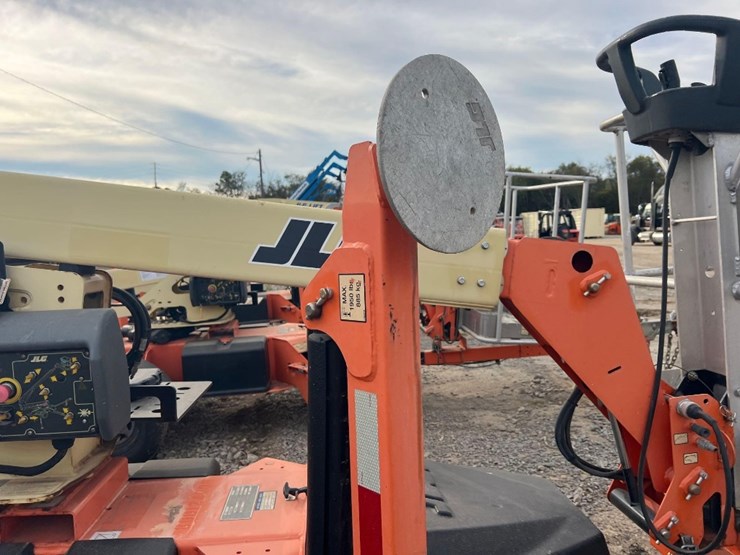 2016-jlg-t350-image-18