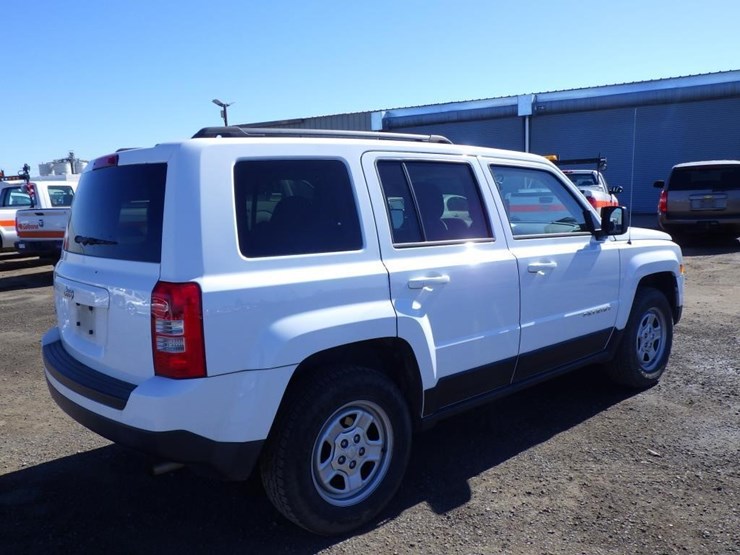 2016-jeep-patriot-image-3