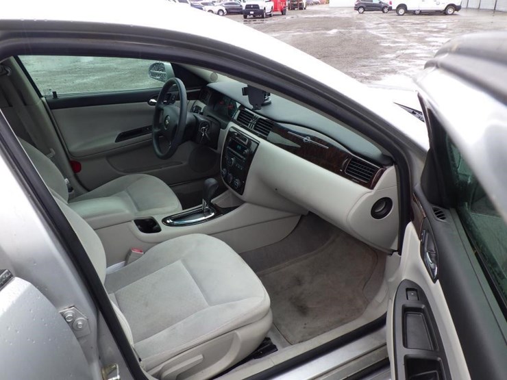2013-chevrolet-impala-sedan-image-6