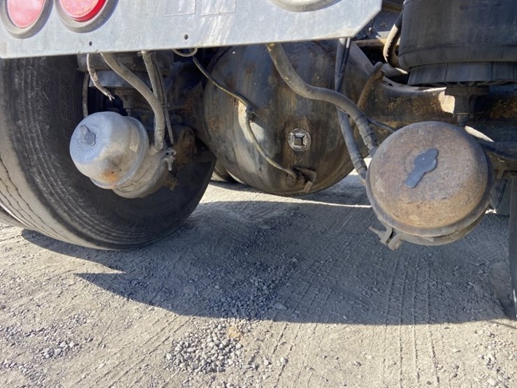 2000-kenworth-t800-image-27