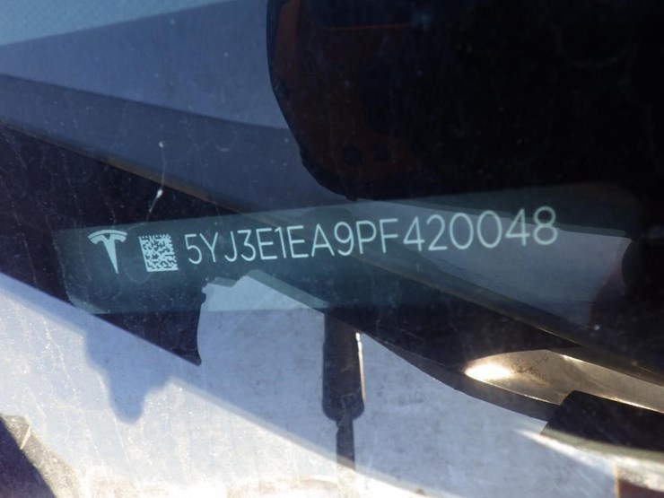 2023-tesla-model-3-sedan-image-12
