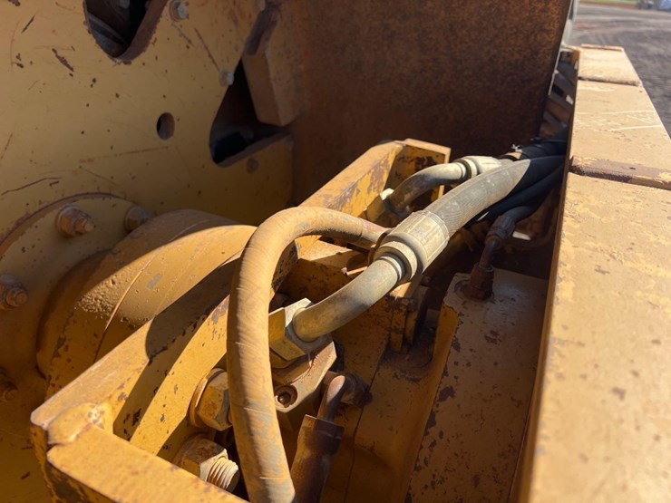 caterpillar-cp-563-image-10