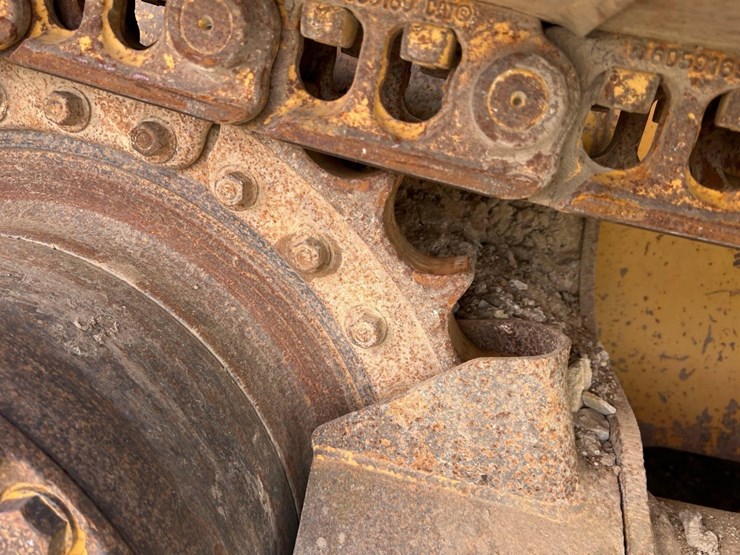 caterpillar-d4k-xl-image-15