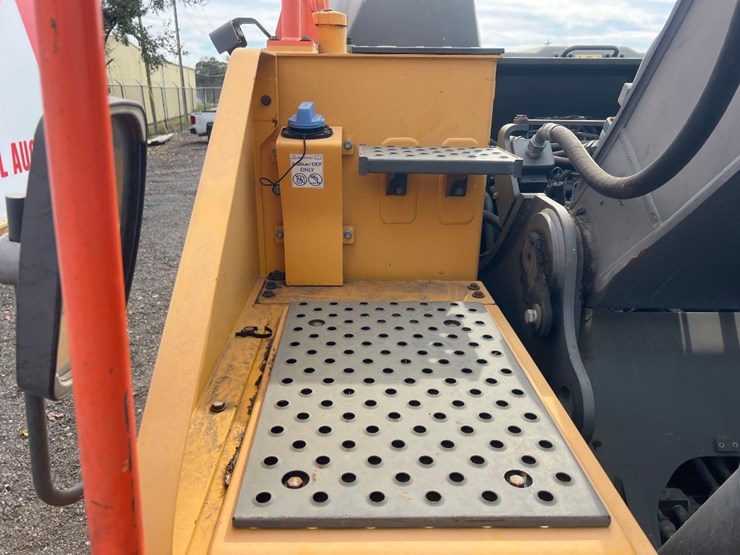 volvo-ec220el-image-16