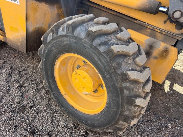 deere-410l-image-16
