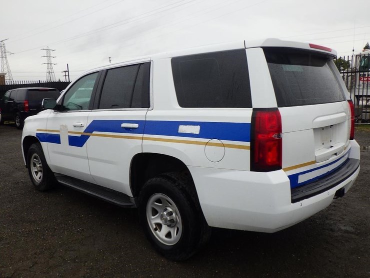 2016-chevrolet-tahoe-image-4
