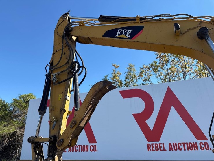 2016-caterpillar-315fl-image-23