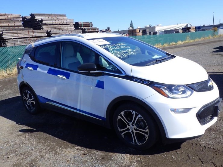 2018-chevrolet-bolt-sedan-image-2