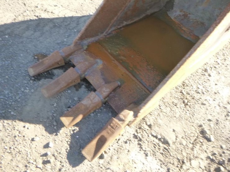wr-18"-excavator-bucket-w/teeth-image-6