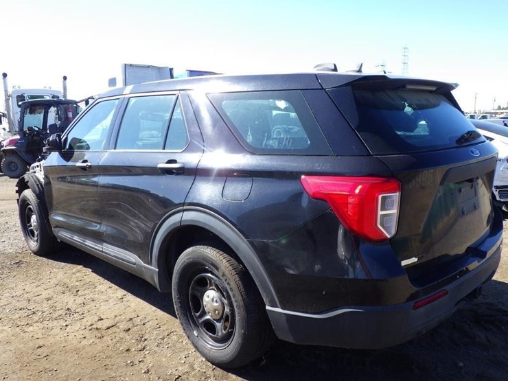 2021-ford-explorer-image-4