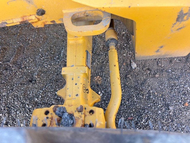 deere-410l-image-31