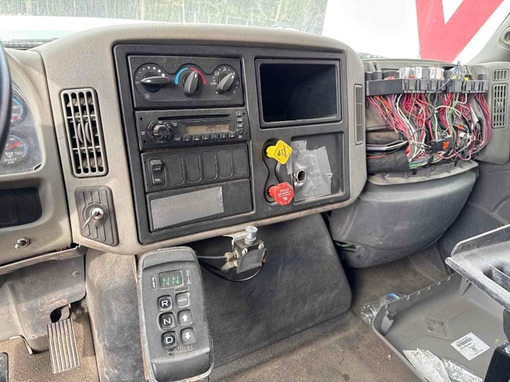 2008-international-workstar-7400-image-28