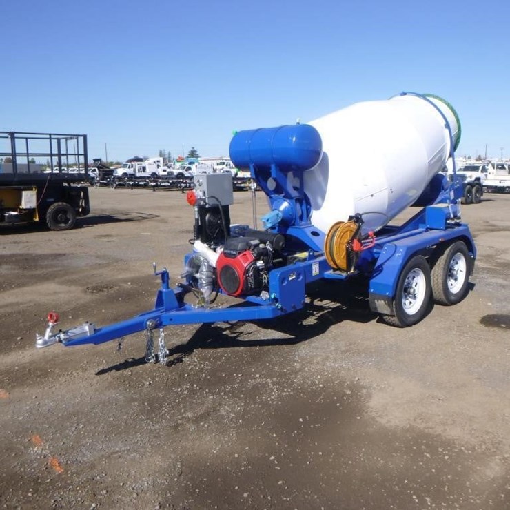 Unused T/A 2YD Towable Mixer