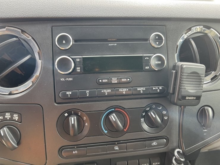 2010-ford-f350-xlt-image-29