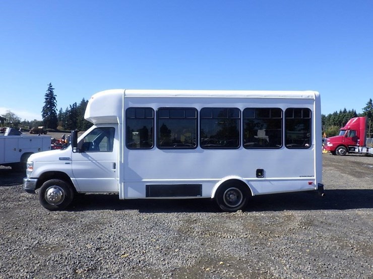 2015-ford-e350-image-6