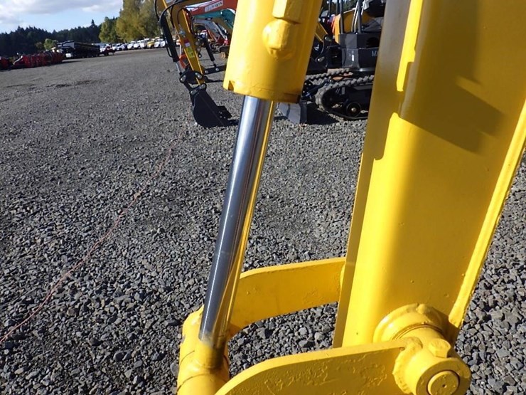 komatsu-pc28uu-image-10