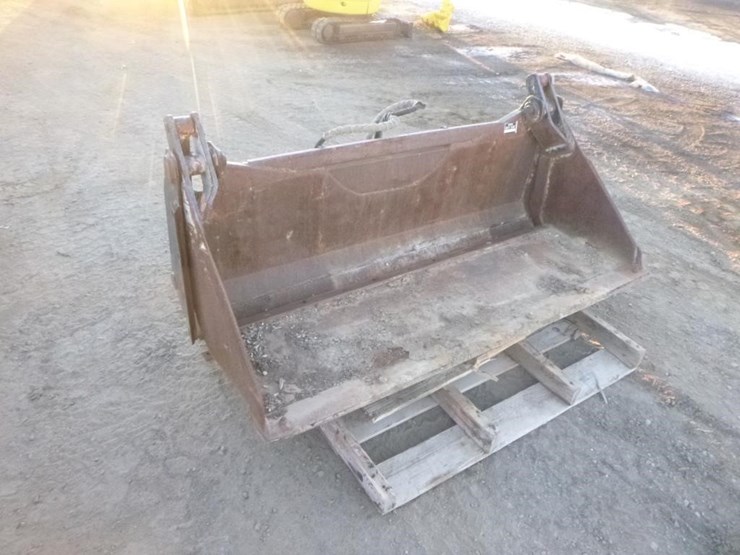 66"-skid-steer-4-in-1-bucket-image-2