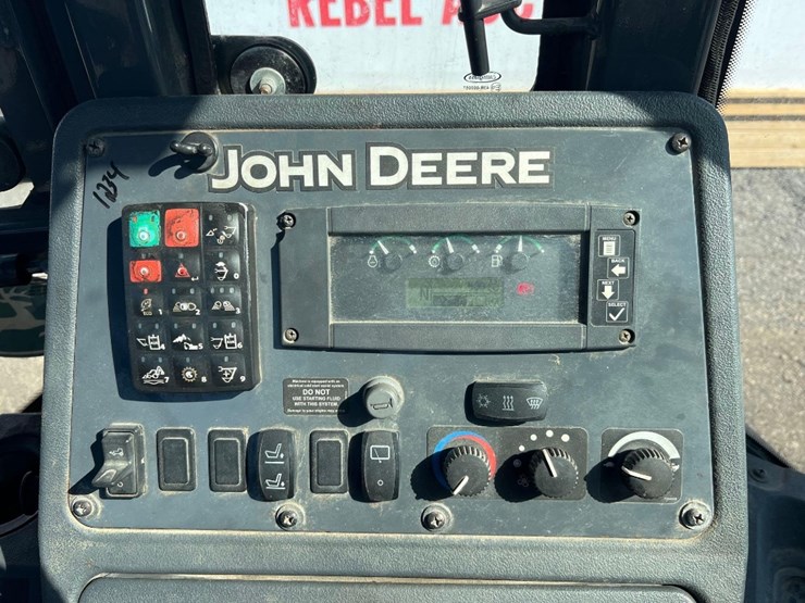 deere-410l-image-39