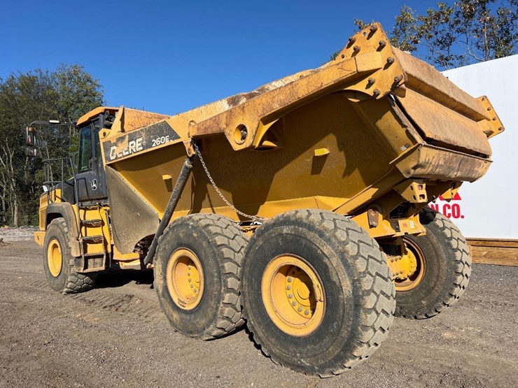 deere-260e-image-2