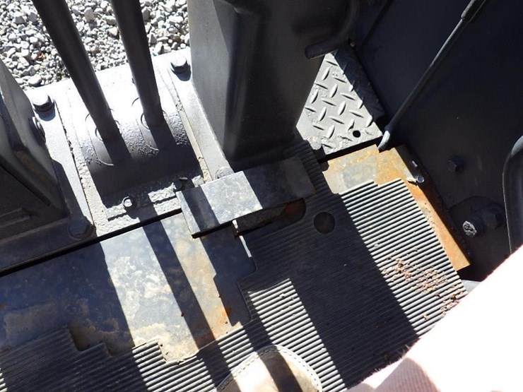 komatsu-pc28uu-image-33