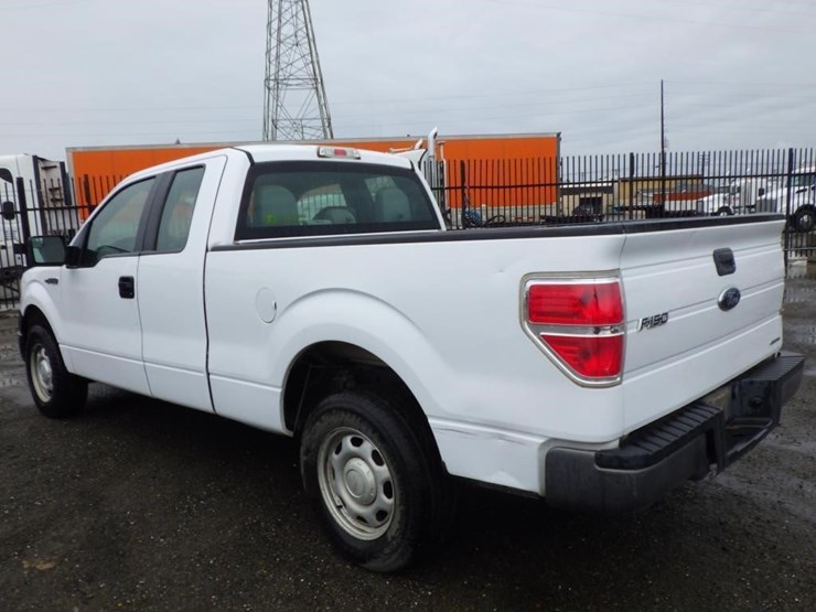 2014-ford-extra-cab-pickup-truck-image-4