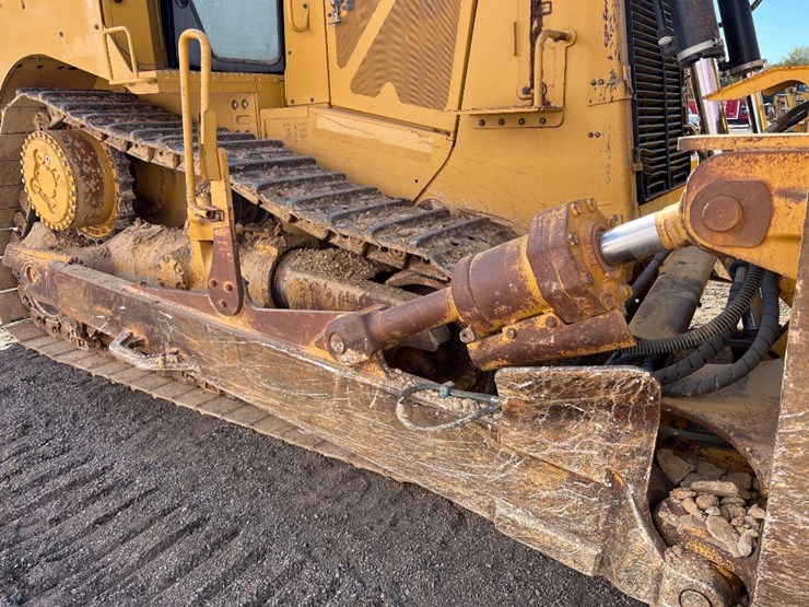 caterpillar-d8t-image-16