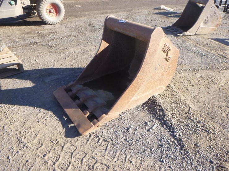 wr-24"-excavator-cleanup-bucket-image-1