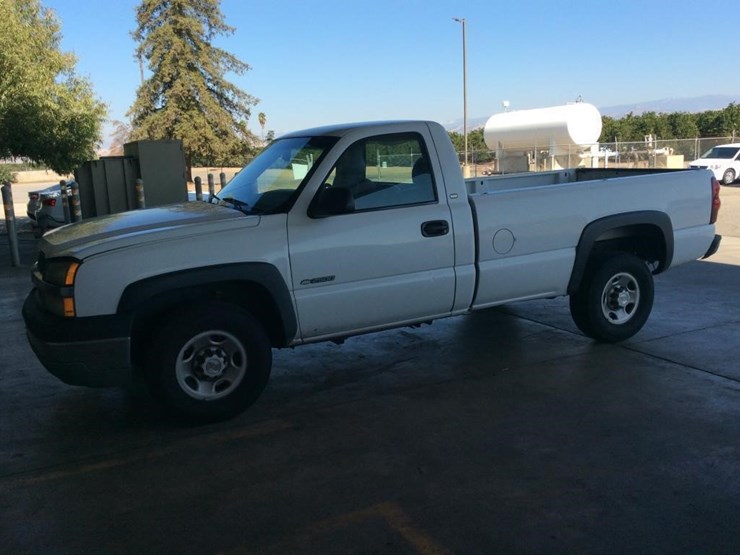 2003-chevrolet-1500-image-1