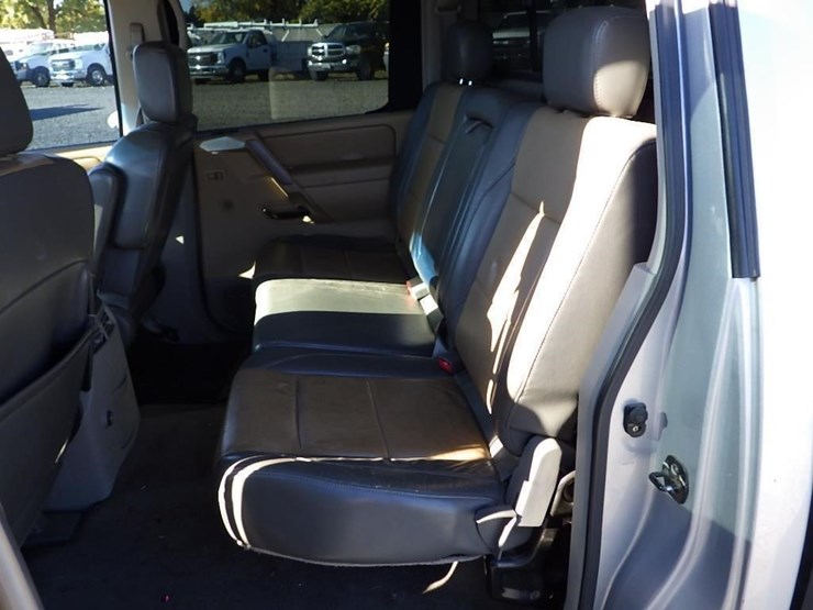 2004-nissan-titan-image-15