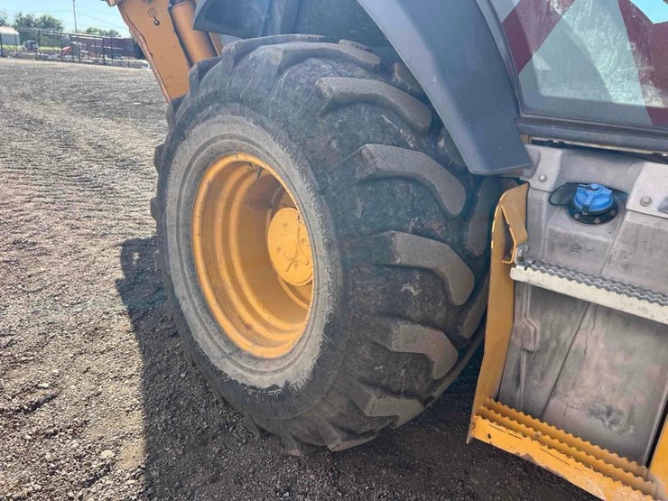 deere-410l-image-27