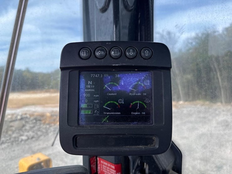 2017-deere-644k-image-24