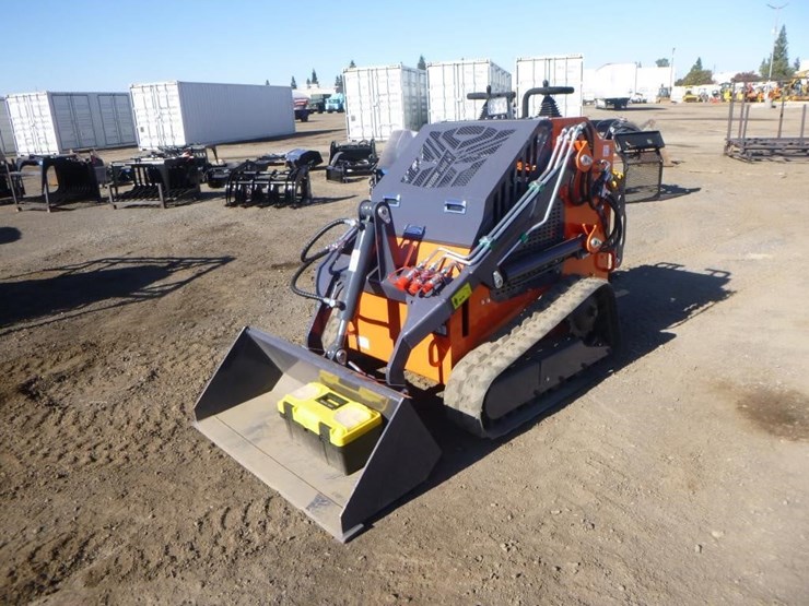 tpm-t460-skid-steer-track-loader-image-1