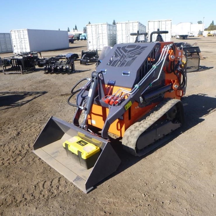 TPM T460 Skid Steer Track Loader