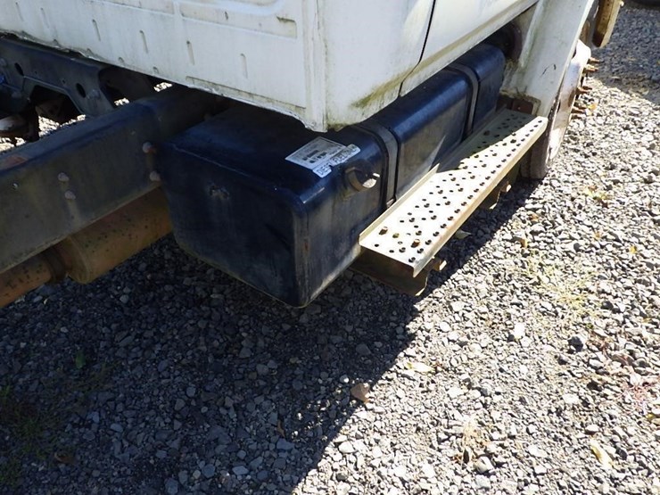 2005-hino-185-image-9