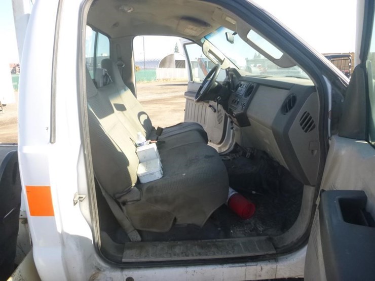2008-ford-f550-image-11
