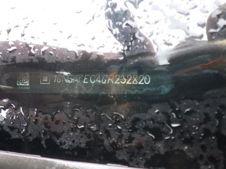 2016-chevrolet-tahoe-image-15