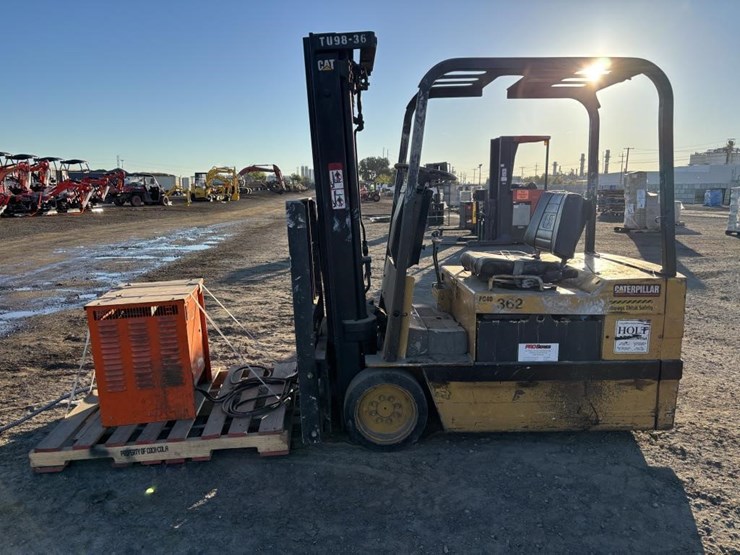 caterpillar-fc40-image-5