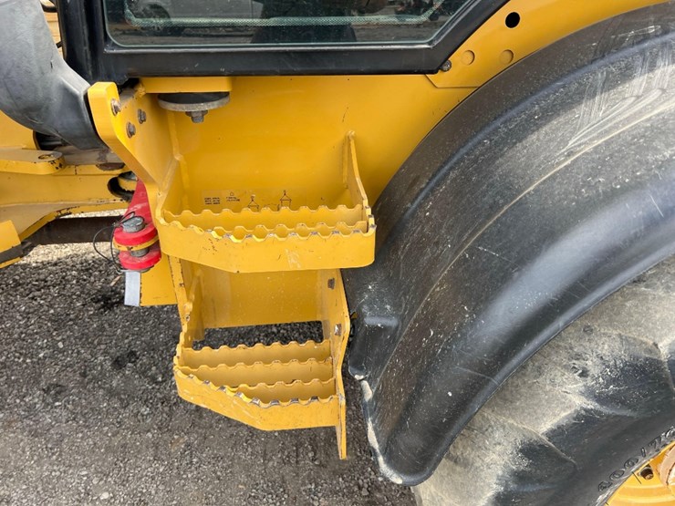 2018-caterpillar-908m-image-17