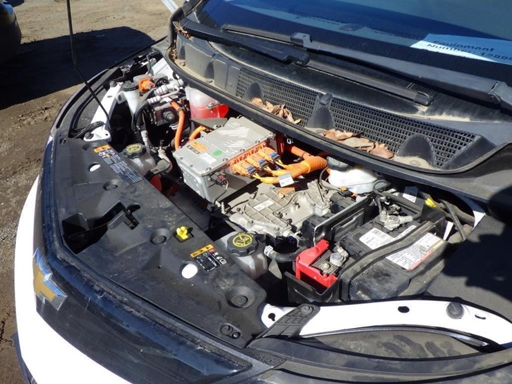 2018-chevrolet-bolt-sedan-image-9