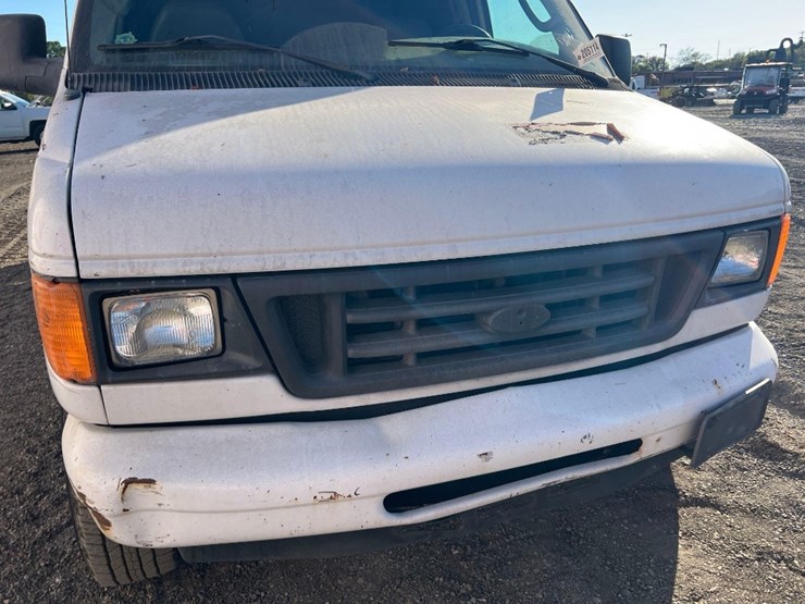 2006-ford-e350-image-21