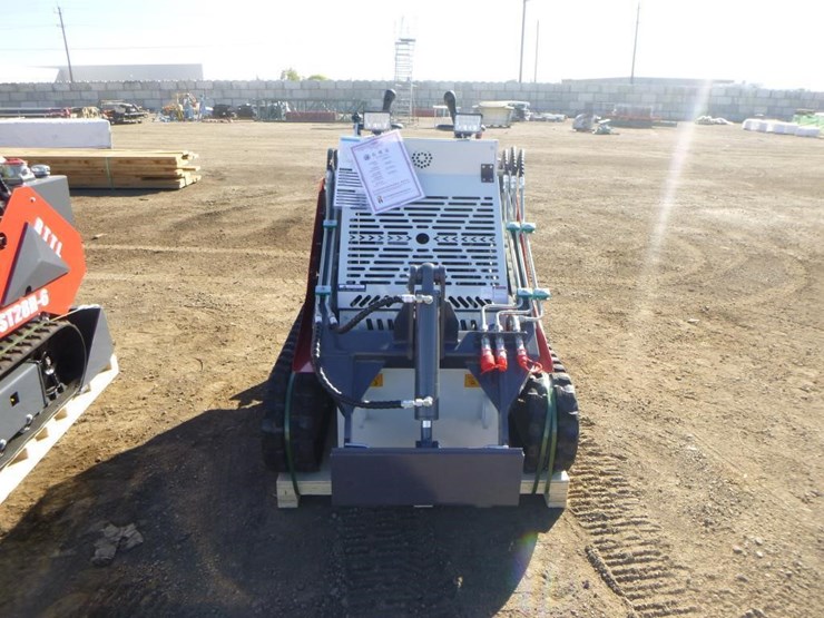 battler-st28h-6-skid-steer-track-loader-image-5