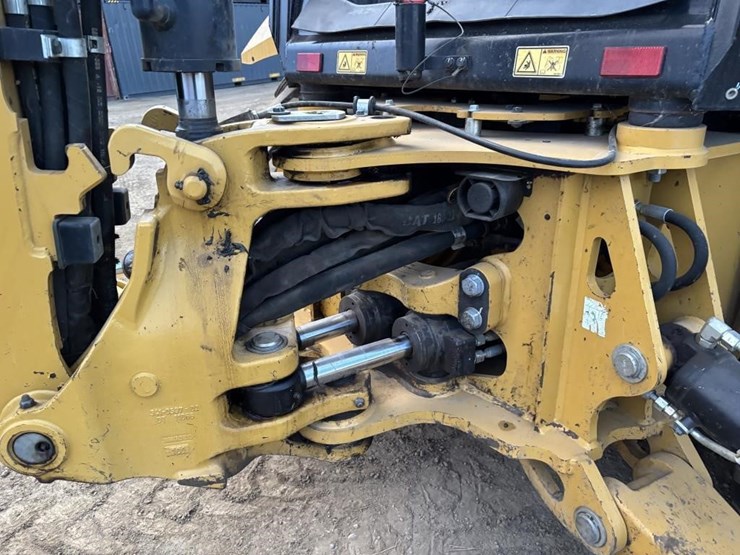 caterpillar-420f2-image-25