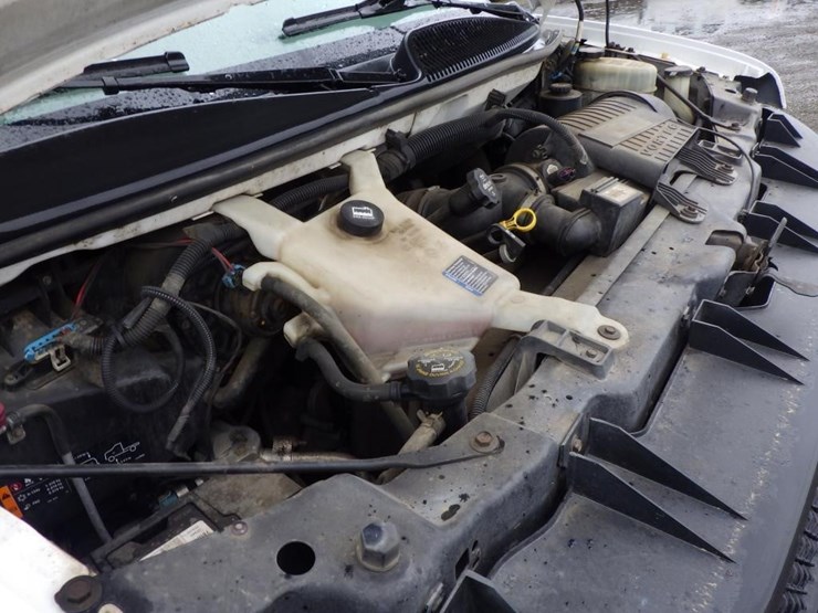 2013-chevrolet-3500-image-11