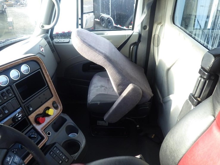 2011-international-prostar-image-23